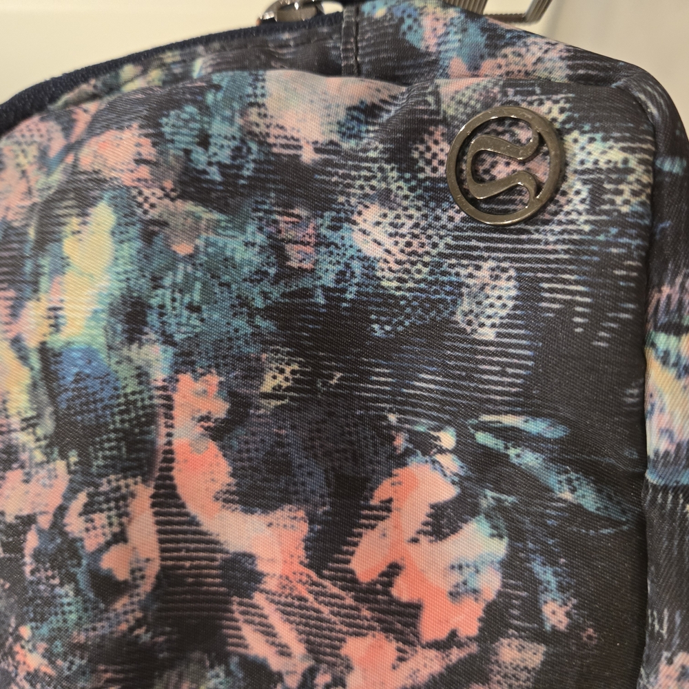 Colorful Abstract Print Belt Bag - Picture 2 of 4
